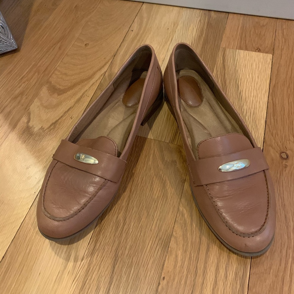 Tan loafer